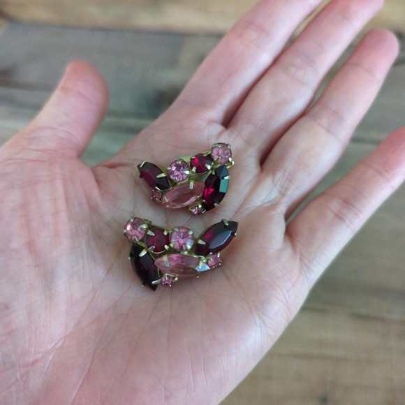 Vintage Red and Pink Prong-Set Rhinestone Clip-on Earrings - Picture 6 of 6